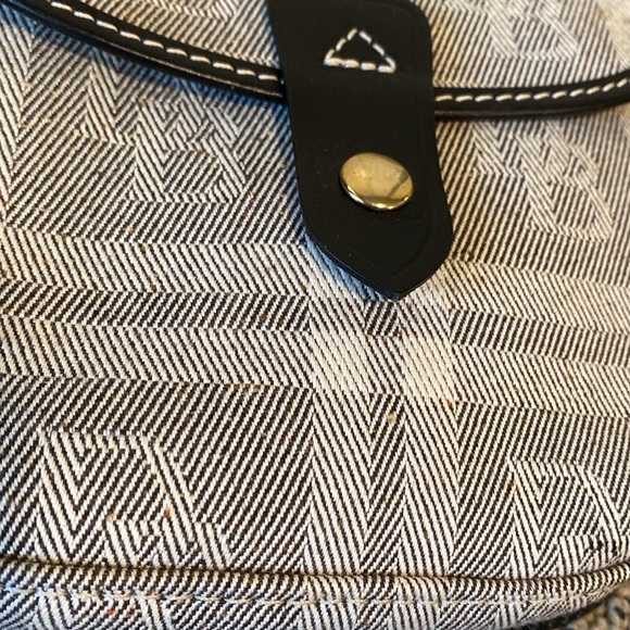 NWT Dooney & Bourke Small North/South Crossbody Bag - Picture 2 of 9